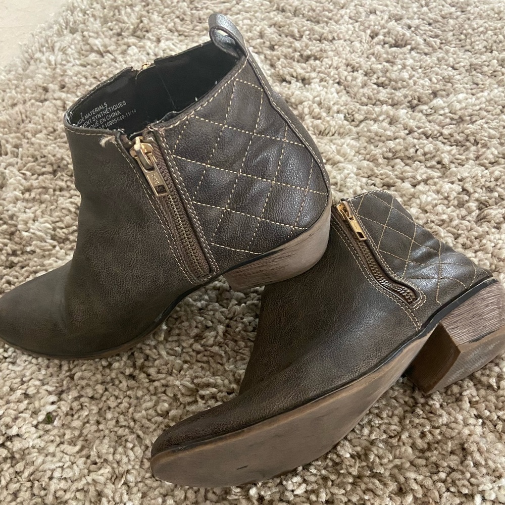 Mossimo Zip Up Booties
